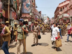 चौक की ओर जाने वाले रास्ते को 500 मीटर पहले ही बंद 